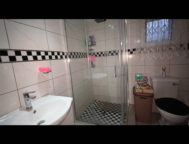 3 BEDROOM FREESTANDING FOR SALE IN CHASEDENE